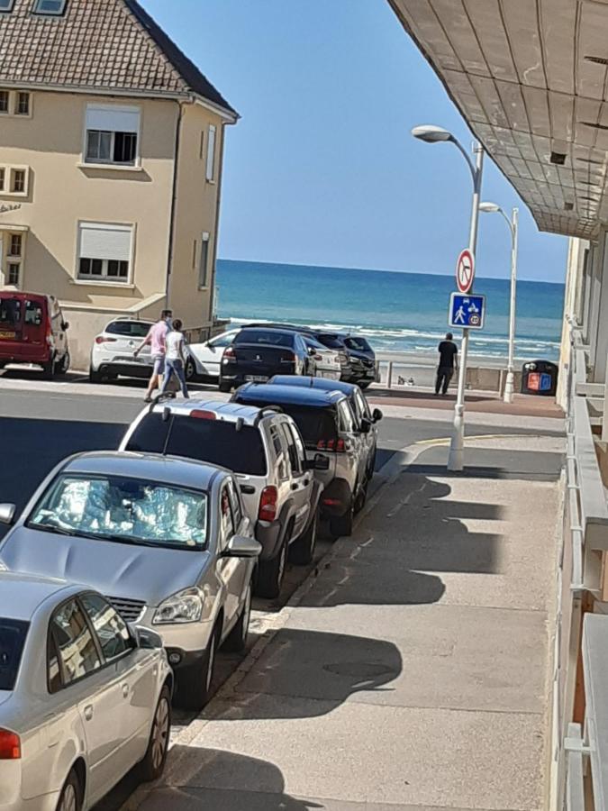 Les Obiones, Vue Laterale Mer, Fort Mahon Plage, Magnifique Studio Cabine 4P, Avec Balcon , Parking Prive Gratuit, Wifi, Classe 2 Etoiles, Exposition Plein Sud En Baie De Somme ภายนอก รูปภาพ