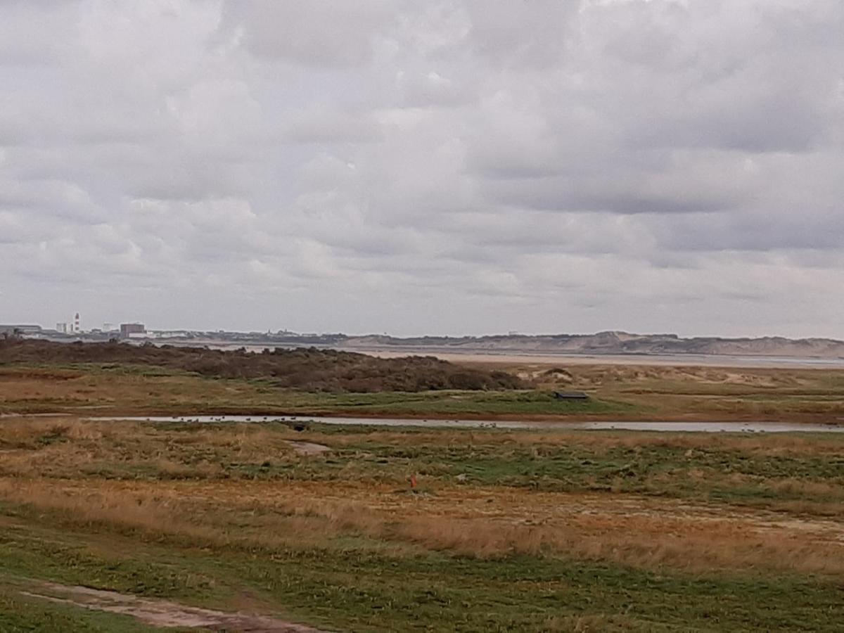 Les Obiones, Vue Laterale Mer, Fort Mahon Plage, Magnifique Studio Cabine 4P, Avec Balcon , Parking Prive Gratuit, Wifi, Classe 2 Etoiles, Exposition Plein Sud En Baie De Somme ภายนอก รูปภาพ