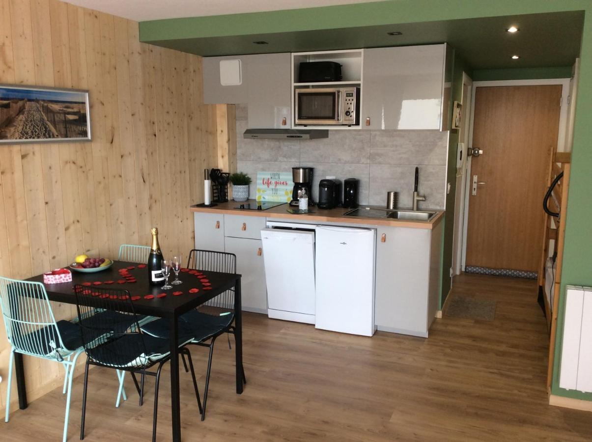 Les Obiones, Vue Laterale Mer, Fort Mahon Plage, Magnifique Studio Cabine 4P, Avec Balcon , Parking Prive Gratuit, Wifi, Classe 2 Etoiles, Exposition Plein Sud En Baie De Somme ภายนอก รูปภาพ